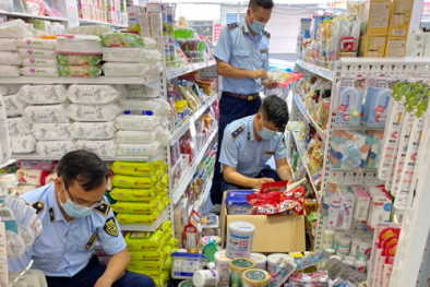 Nhập lậu hơn 300 sản phẩm hàng hóa dành cho mẹ và bé về bán tại cửa hàng 