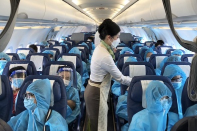 Vỡ oà niềm vui trên chuyến bay Bamboo Airways chở người Gia Lai từ TP HCM