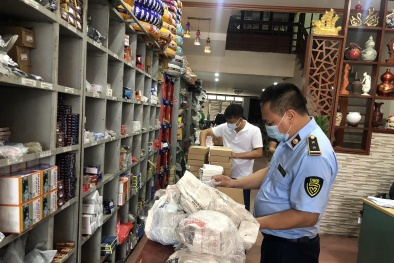 Thu giữ hàng loạt linh kiện, phụ tùng xe máy có dấu hiệu giả mạo nhãn hiệu