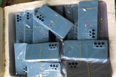 Phát hiện gần 40.000 sản phẩm phụ kiện điện thoại có dấu hiệu giả mạo nhãn hiệu