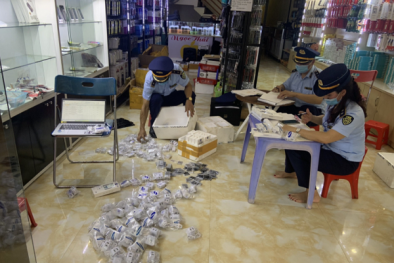 Gần 200 sản phẩm phụ kiện điện thoại có dấu hiệu giả mạo nhãn hiệu