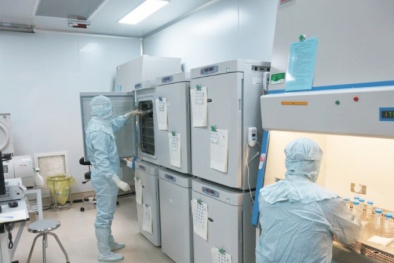 Các nhà khoa học có nhiều sáng kiến, giải pháp về kỹ thuật, công nghệ góp phần ngăn chặn và đẩy lùi dịch bệnh