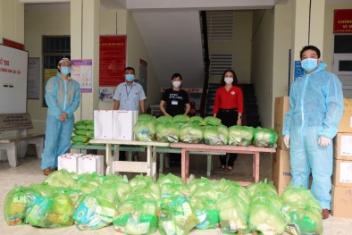 Công ty Dịch vụ Khí tặng 250 phần quà hỗ trợ đồng bào chống dịch 