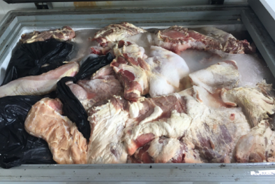 Phát hiện điểm tập kết hàng tấn thịt lợn đã bốc mùi ôi thiu chờ bán kiếm lời