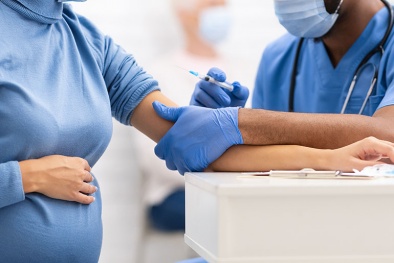 Anh khuyến cáo thai phụ cần khẩn cấp tiêm vaccine Covid-19