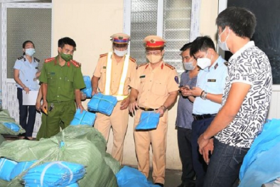 ‘Nóng’ tình trạng vận chuyển, kinh doanh quần áo bảo hộ y tế không rõ nguồn gốc