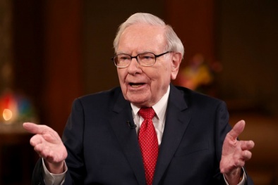 Warren Buffett: Làm việc bạt mạng không giúp bạn giàu có, quan trọng bạn phải hiểu được 3 'chân lý' cơ bản