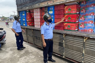 Phát hiện kịp thời 3,5 tấn hoa quả vi phạm nhãn mác tại Tiền Giang 