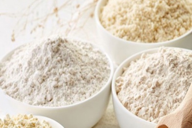 Bột mì, bột gạo… giá cao nhưng vẫn ‘cháy hàng’ trong giãn cách tại TP. HCM 