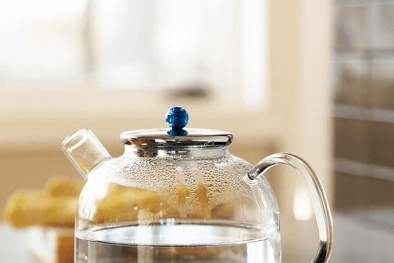 Nước đun sôi chưa hẳn an toàn, dùng sai cách có thể gây hại sức khỏe