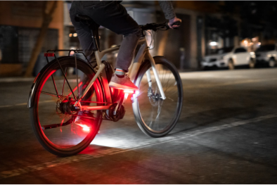 Công nghệ mới: Bàn đạp xe thông minh có thể làm đèn chiếu sáng 