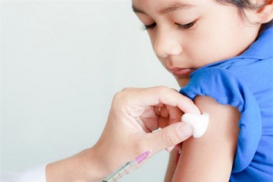Bộ Y tế yêu cầu không tiêm vắc xin phòng Covid-19 cho lứa tuổi ngoài hướng dẫn