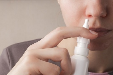 Nhật Bản sắp thử nghiệm lâm sàng vaccine Covid-19 dạng xịt mũi