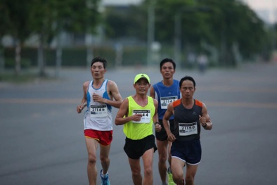 Bí quyết duy trì sức bền những ngày giãn cách của runner Việt