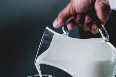 Uống sữa tách béo có nguy cơ gây mụn cao