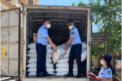 Vận chuyển 1.500 kg đường trắng nhập lậu