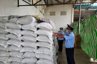 An Giang: Thu giữ 12 tấn đậu đen nhập khẩu vi phạm quy định về nhãn mác