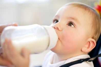 Cảnh báo uống quá nhiều sữa tươi khiến trẻ có thể bị thiếu máu do thiếu sắt