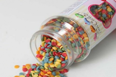 Cảnh báo cốm rắc bánh có chứa màu là thuốc nhuộm của than đá