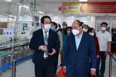 Chủ tịch nước Nguyễn Xuân Phúc đã thăm, làm việc tại Công ty CP Bóng đèn Phích nước Rạng Đông