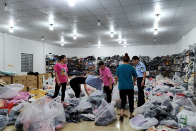 Tuyên Quang: Đột nhập cơ sở 'N.M Boutique', phát hiện gần 1000 sản phẩm nhập lậu