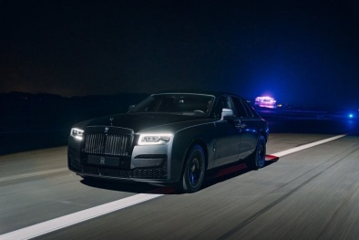 Rolls-Royce Ghost Black Badge phiên bản 2022 có giá khởi điểm từ 249.500 bảng Anh