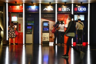 Khách hàng hay ngân hàng phải chịu trách nhiệm cho gian lận giao dịch điện tử?