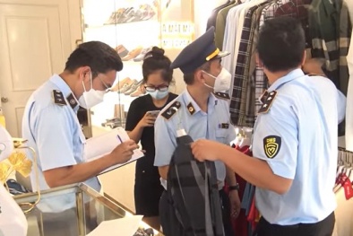 Hàng loạt mặt hàng giả mạo thương hiệu nổi tiếng bị thu giữ ở Đồng Nai