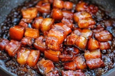 Thắng đường kho thịt cá, nên hay không?