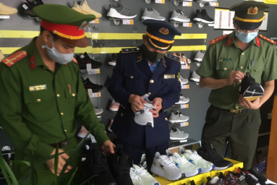 Thu giữ 4.259 đôi giầy có dấu hiệu giả mạo nhãn hiệu