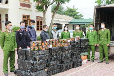 Thu giữ 2,4 tấn pháo lậu chuẩn bị đưa đi tiêu thụ