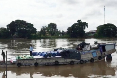 Thu giữ hơn 62 tấn hóa chất, bột đá không rõ nguồn gốc tại An Giang
