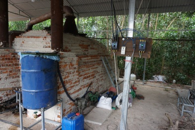 Phát hiện cơ sở sản xuất, tái chế nhớt thải nguy hại