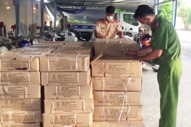 Phát hiện xe tải chở hơn 4.800 sản phẩm không hóa đơn chứng từ