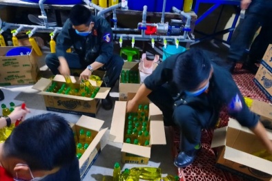 An Giang: Thu giữ 7.000 nước rửa chén Superlight vi phạm quy định về nhãn hàng hóa