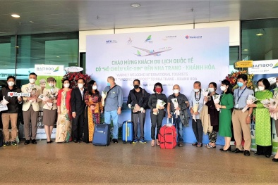 Nha Trang đón chuyến bay chở khách du lịch quốc tế có hộ chiếu vắc xin của Bamboo Airways