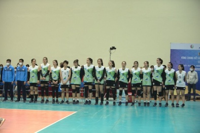 Ông Trịnh Văn Quyết công bố phần thưởng 2 tỷ đồng cho đội bóng chuyền nữ Bamboo Airways Vĩnh Phúc trước trận chung kết