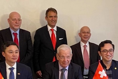 Kết nối nguồn cung cấp và chuyển giao công nghệ vắc xin về Việt Nam