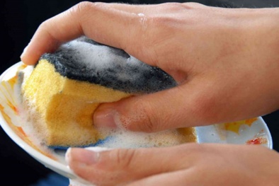 Dễ bị vi khuẩn tấn công nếu rửa chén, đĩa mắc sai lầm 