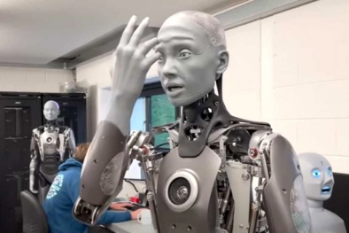 Robot thể hiện các cung bậc cảm xúc cực giống con người 
