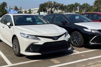 Toyota Camry 2022 vừa về Việt Nam có gì đặc biệt?