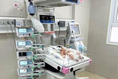 Bé 13 ngày tuổi suy đa tạng do sử dụng thuốc nam trị viêm da