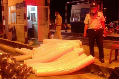 Tiền Giang: Hơn 2 tấn vải thun không rõ nguồn gốc xuất xứ bị thu giữ