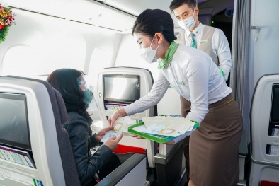 Bamboo Airways lì xì vé bay cho hành khách trên chuyến bay đầu năm