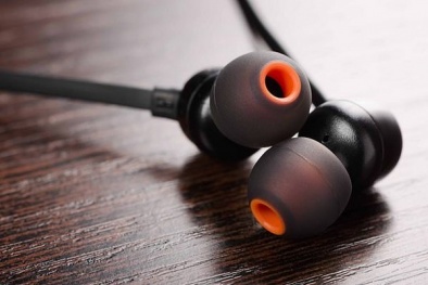 Hiểm họa từ thói quen sử dụng tai nghe ảnh hưởng tới thính giác và thần kinh