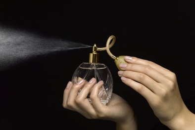 Bác sĩ cảnh báo những nguy cơ khi lạm dụng xịt nước hoa tạo mùi vùng kín