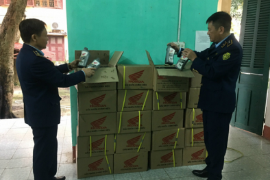 Dùng dầu nhờn giả mạo nhãn hiệu: Tác hại khó lường cho xe máy