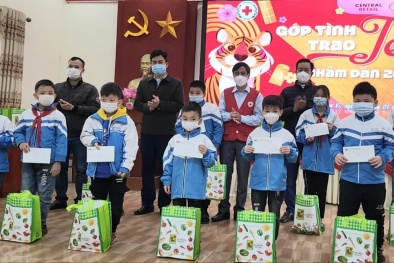 Central Retail tặng hơn 4.000 phần quà cho các gia đình hoàn cảnh khó khăn dịp Tết Nhâm Dần 2022