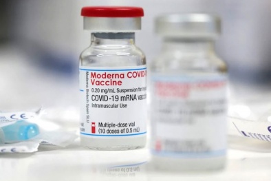Mỹ phê duyệt hoàn toàn vaccine phòng COVID-19 của Moderna 