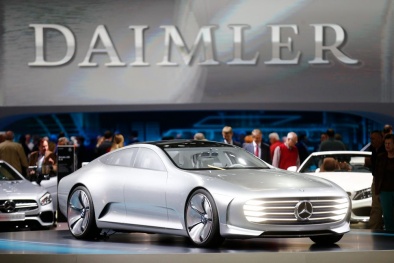 Vì sao hãng ô tô Daimler đổi tên thành Mercedes-Benz?